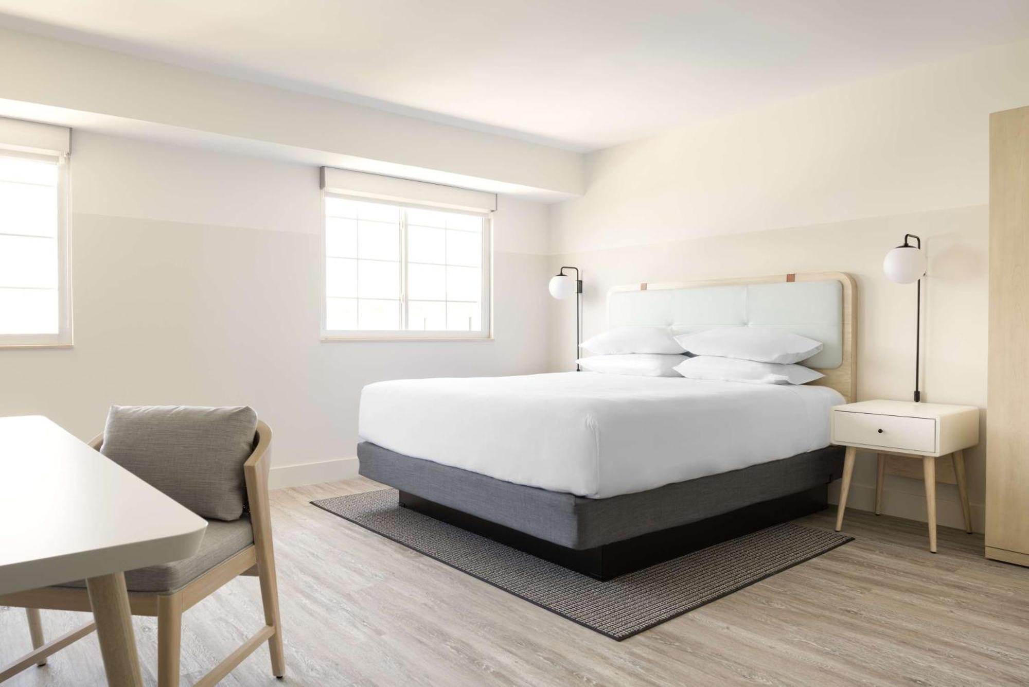 Hampton By Hilton Grand Cayman Seven Mile Beach George Town Eksteriør billede