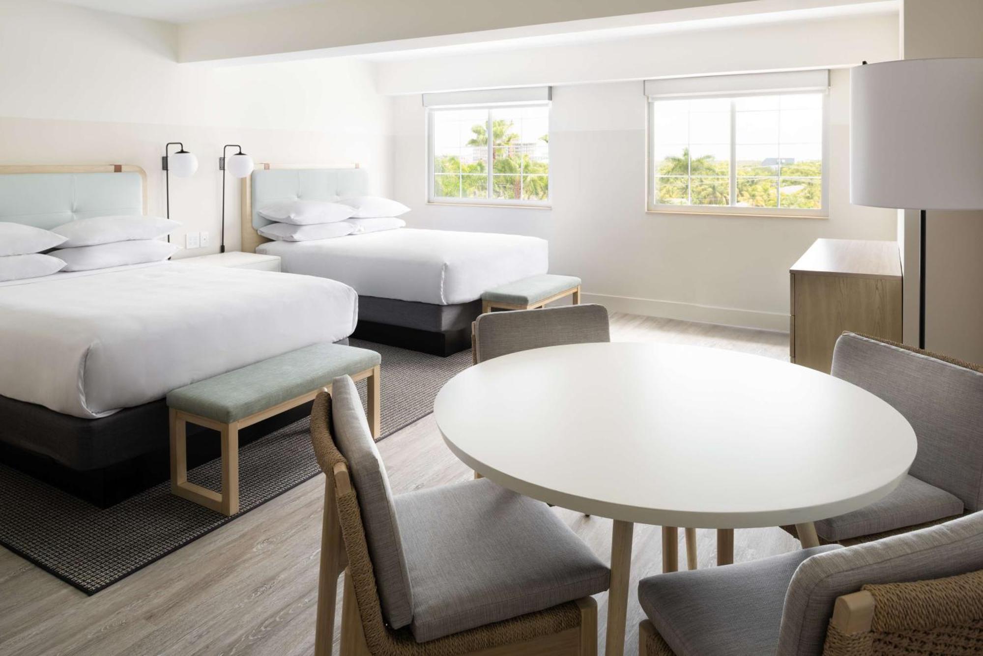 Hampton By Hilton Grand Cayman Seven Mile Beach George Town Eksteriør billede