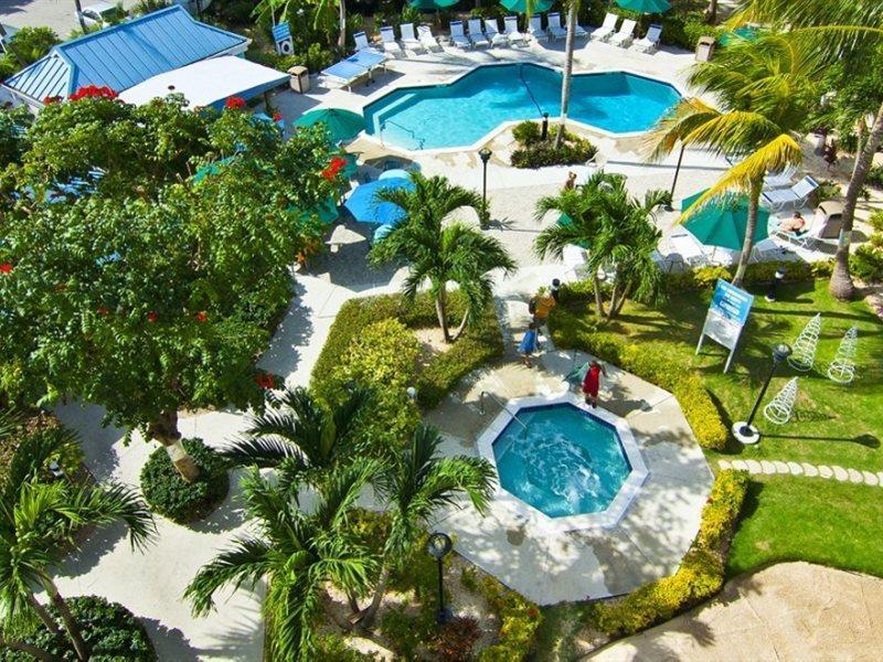 Hampton By Hilton Grand Cayman Seven Mile Beach George Town Eksteriør billede