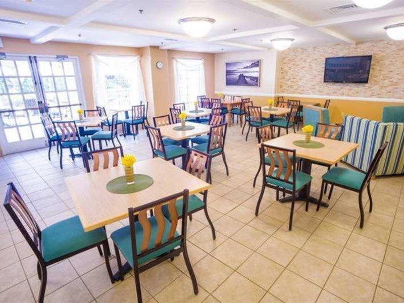 Hampton By Hilton Grand Cayman Seven Mile Beach George Town Eksteriør billede