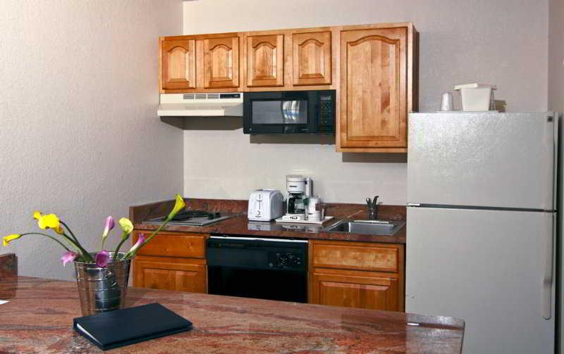 Hampton By Hilton Grand Cayman Seven Mile Beach George Town Eksteriør billede